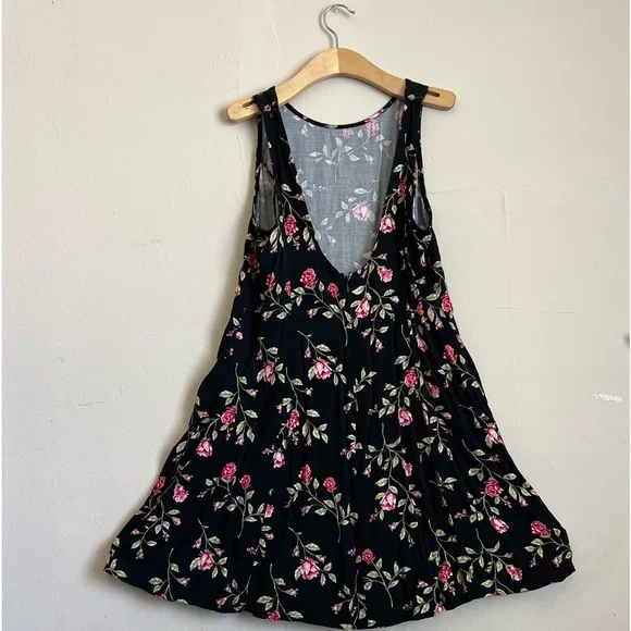 Forever 21, medium, black w/floral design - Picture 3 of 5
